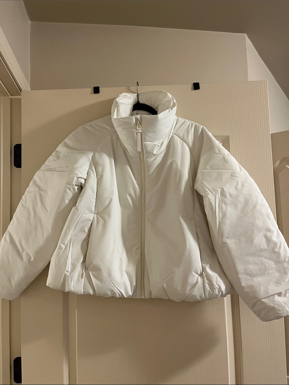 Beyond Yoga White Puffer Jacket with High Collar